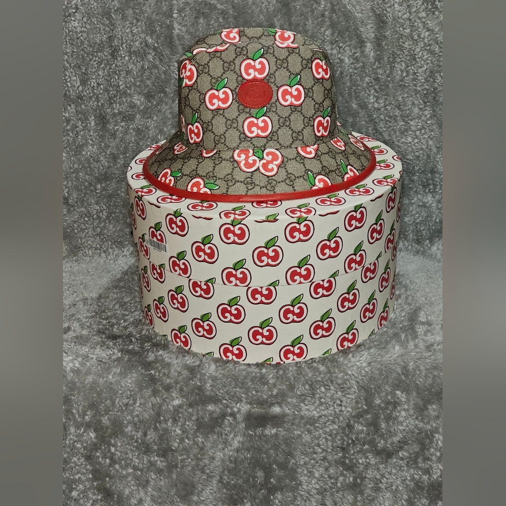 Gucci Women's Red and Green Patterned Hat